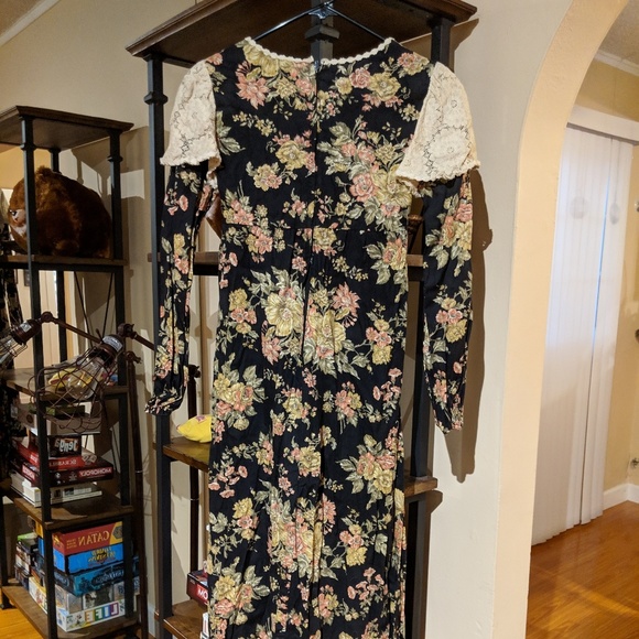 Vintage 1960s Black Floral and Lace Maxi Dress - Picture 3 of 4